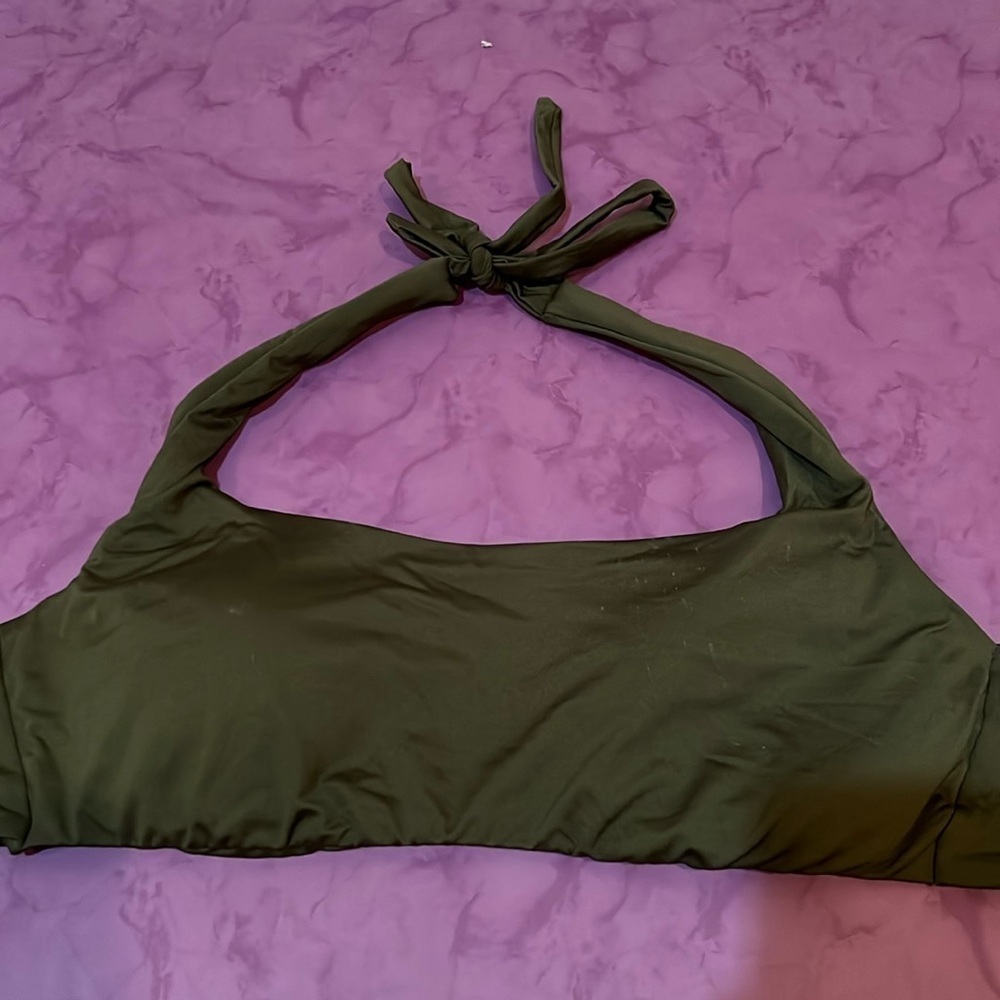 NWOT BECCA Woman olive green bikini top size L with removable pads